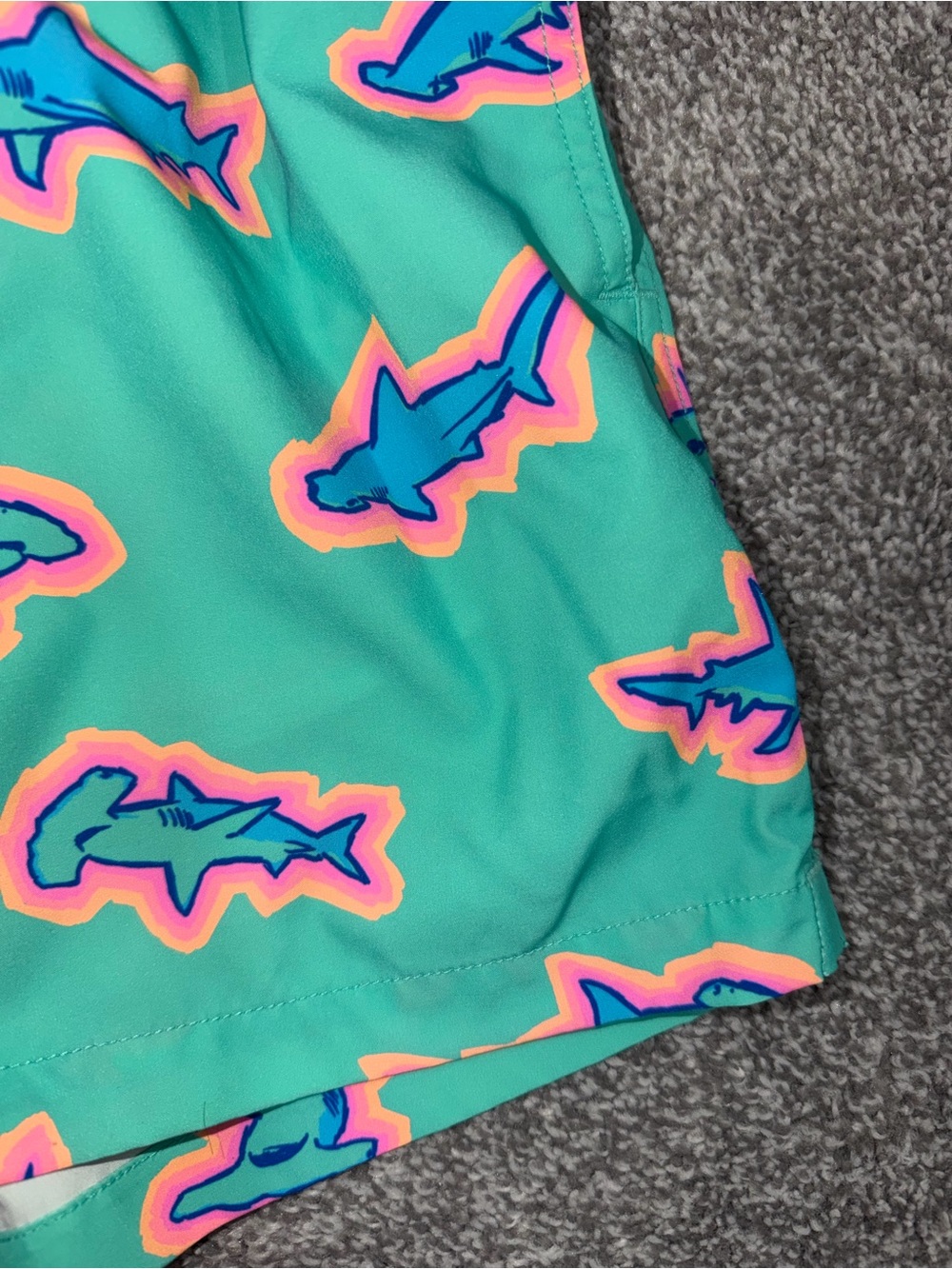 Chubbies 5.5" The Apex Swimmers
Swim Trunks Hammerhead Shark Print Swim Trunks - Picture 3 of 13